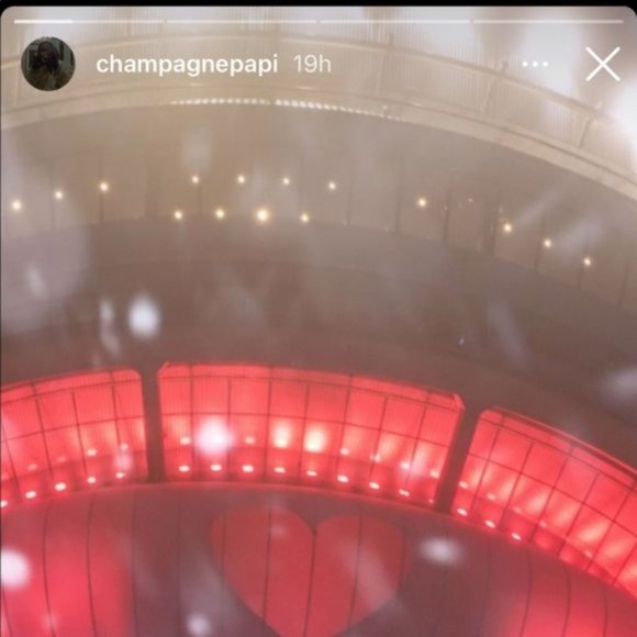 Rapper Drake Instagram post art Toronto CN Tower - Picture 2 of 3